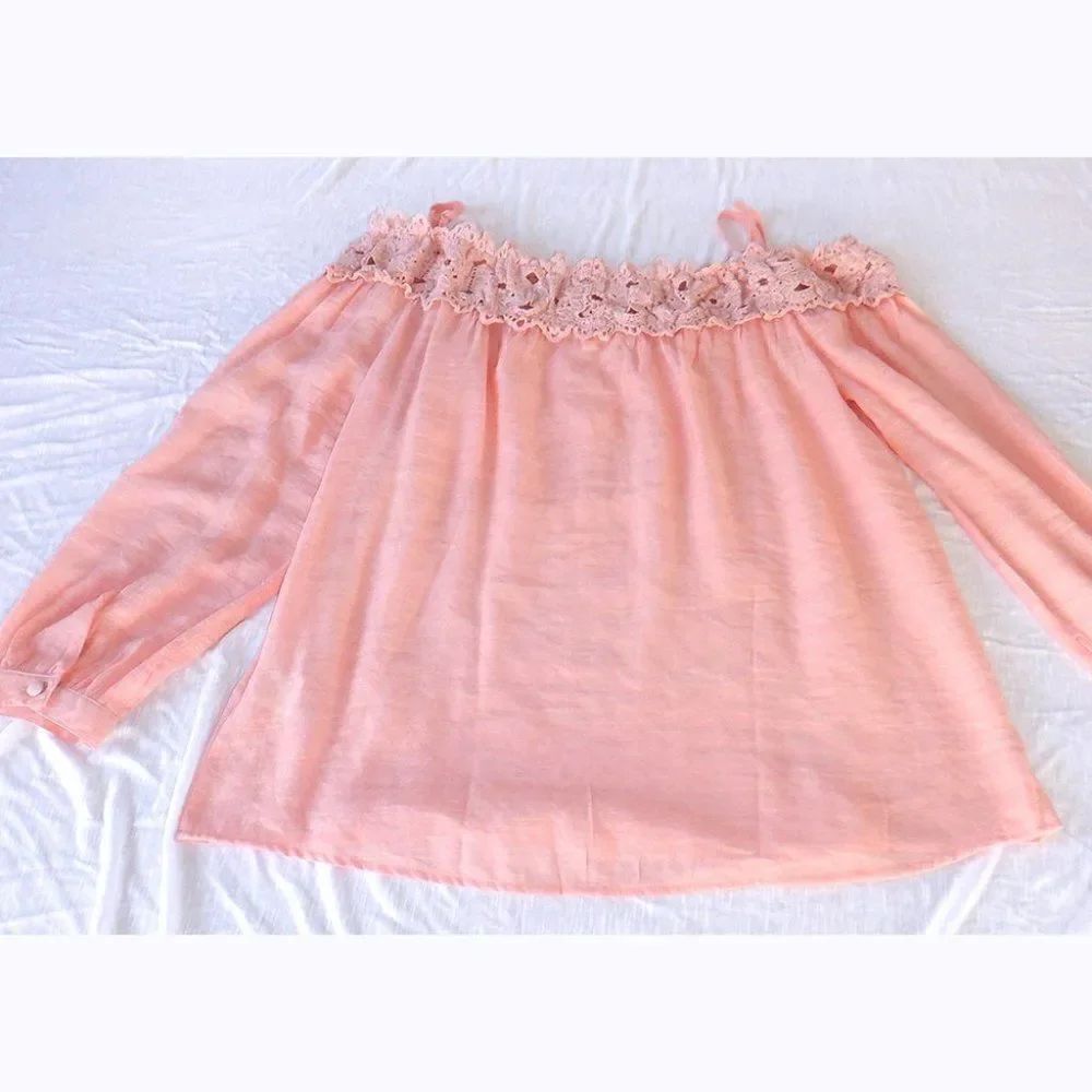 Off Shoulder peach lace trip top - Picture 3 of 3